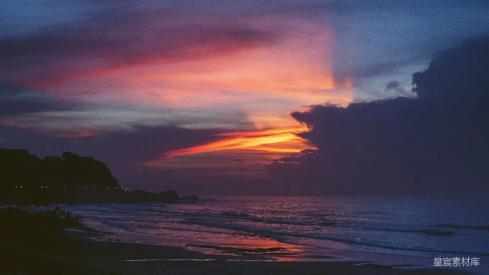 高清摄影 夕阳下山体附近的山影