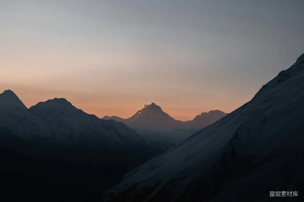 高清摄影 夕阳下的山峦景色