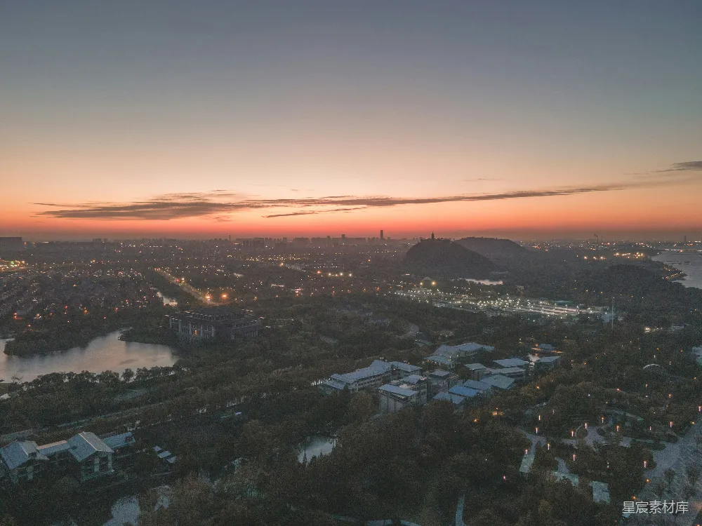 高清摄影 夕阳下的城市与湖景