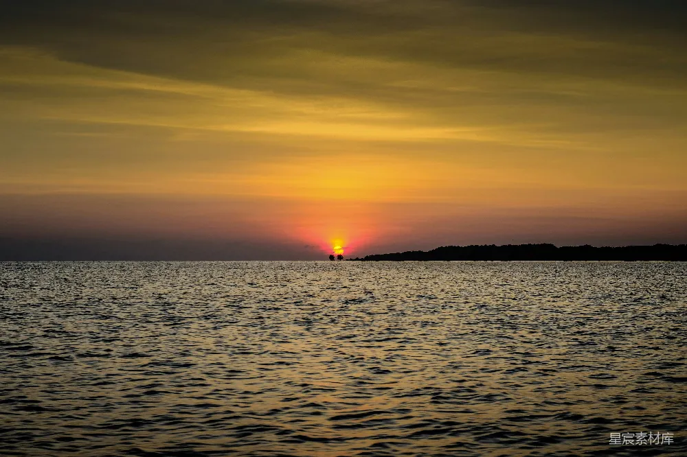 高清摄影 夕阳下的水域
