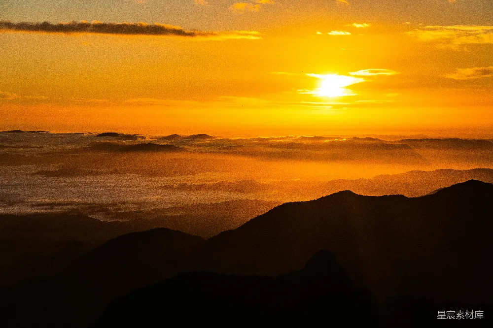 高清摄影 夕阳下的山峦轮廓