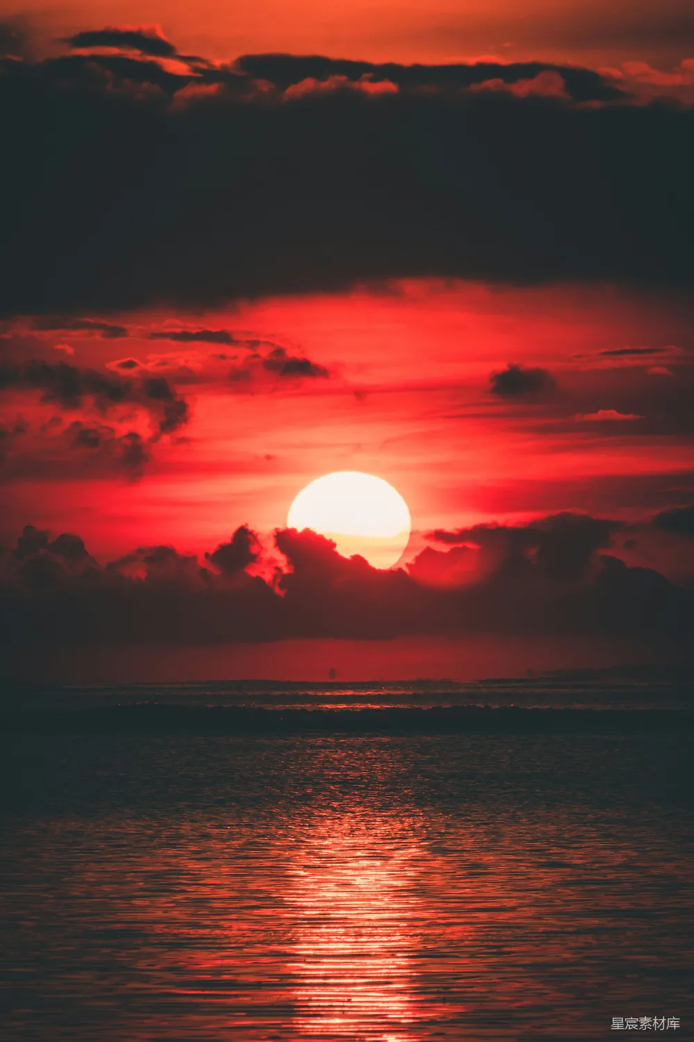 高清摄影 夕阳下的水面