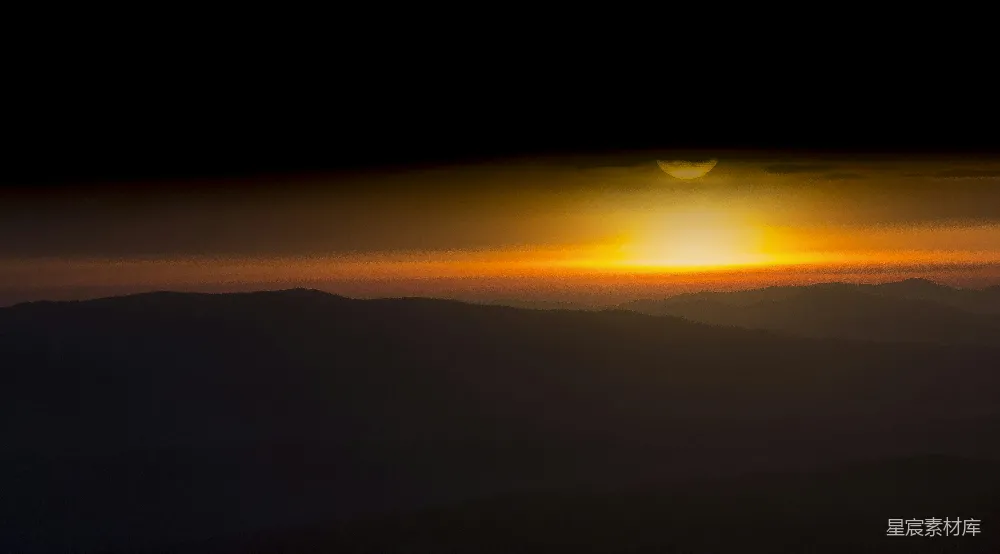 高清摄影 山峦之上，夕阳西下