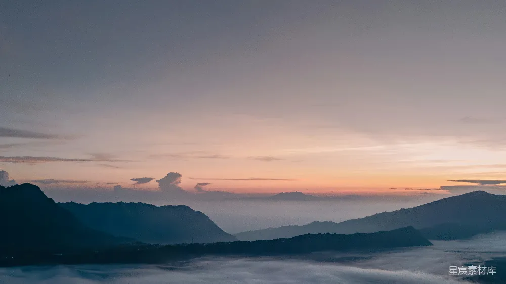 高清摄影 夕阳下的山脉全景