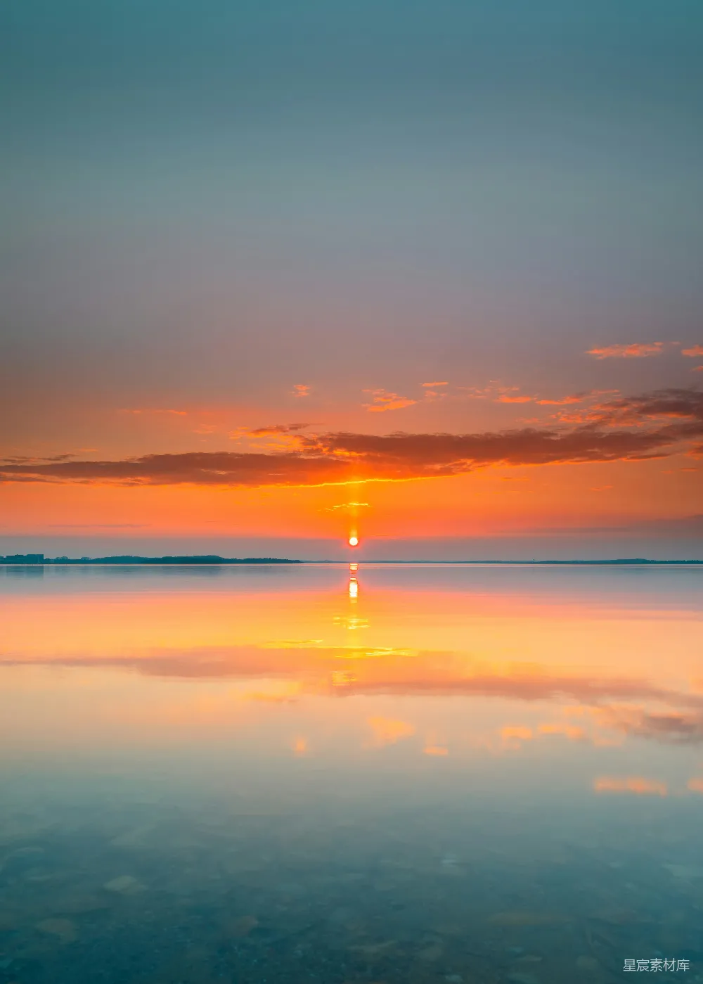 高清摄影 夕阳下的水面