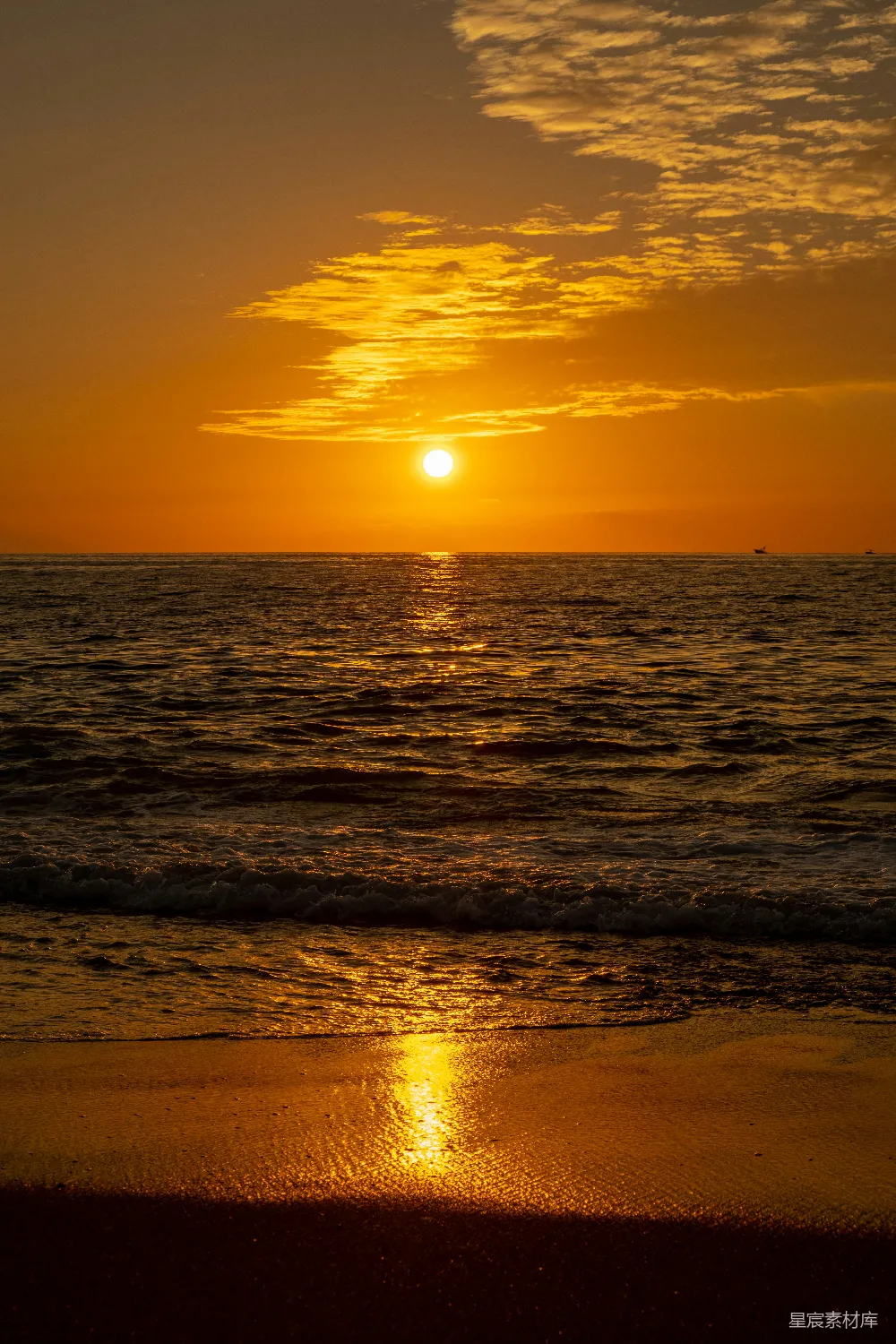 高清摄影 夕阳下的水域
