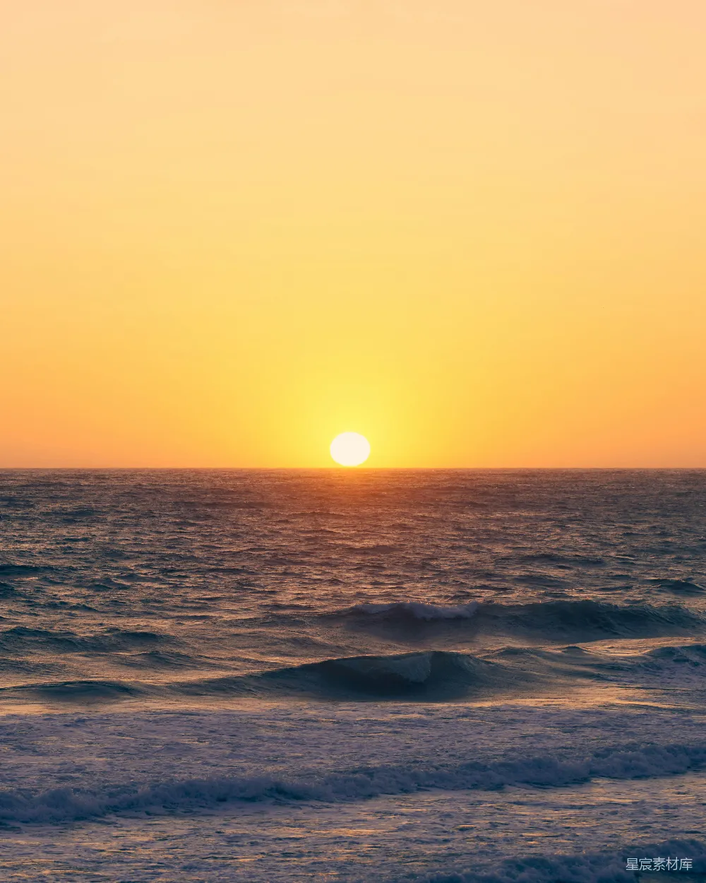 高清摄影 夕阳下的水域