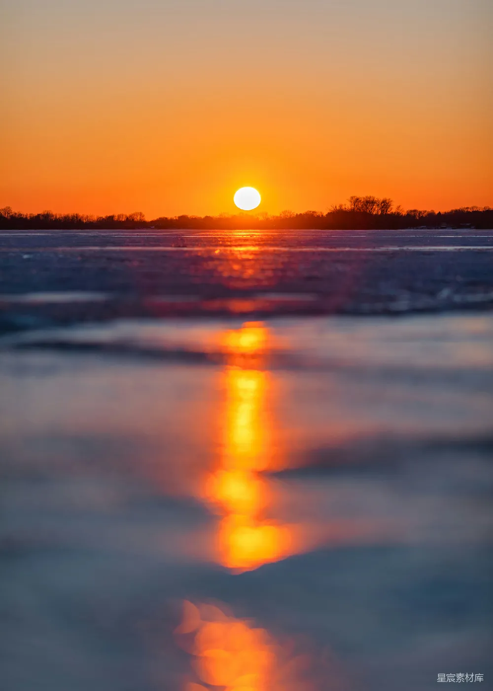 高清摄影 夕阳下的水域