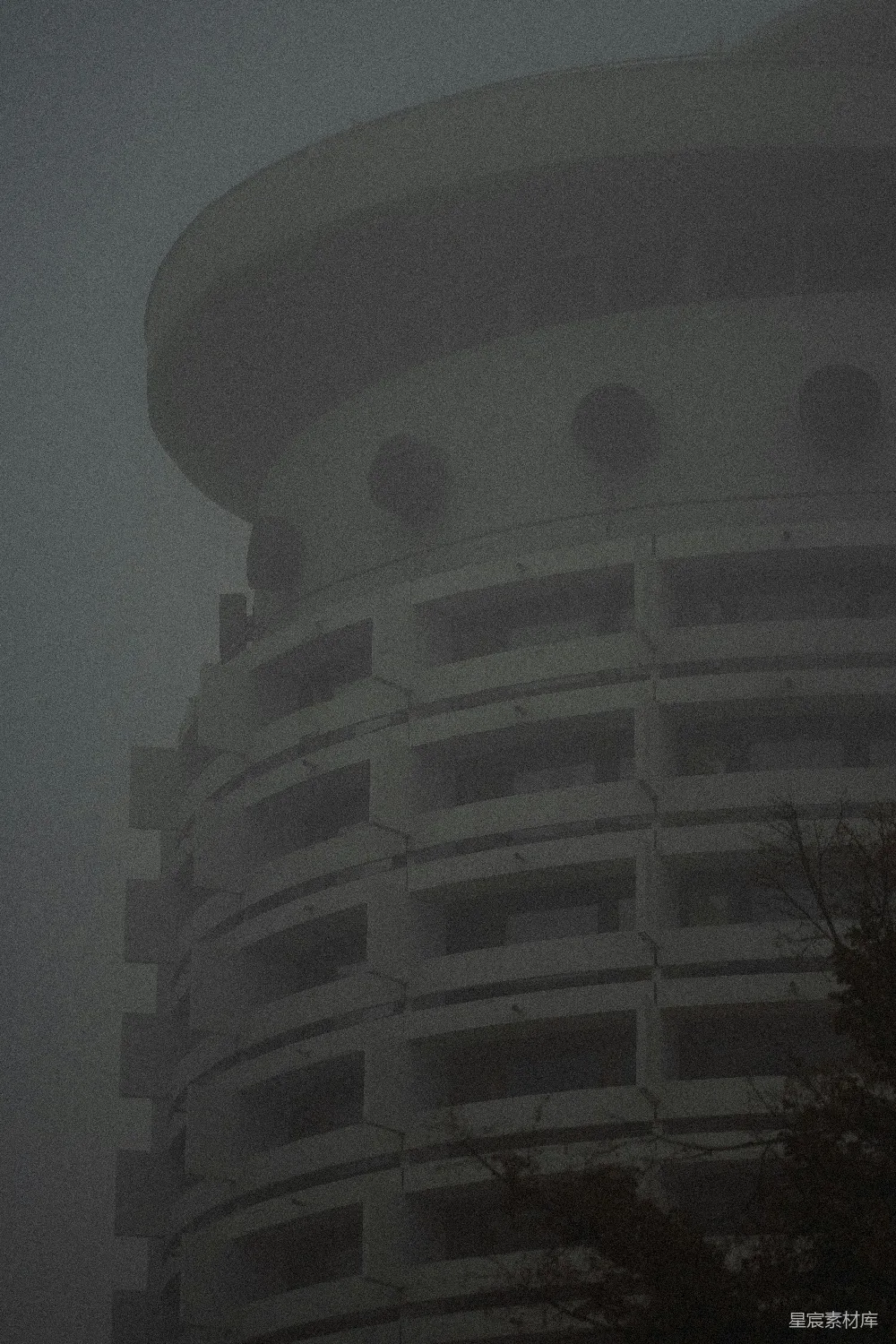 高清摄影  一座顶部呈圆形的高楼大厦
