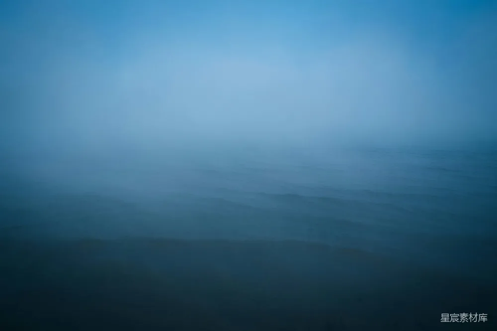高清摄影  一幅模糊的水面照片
