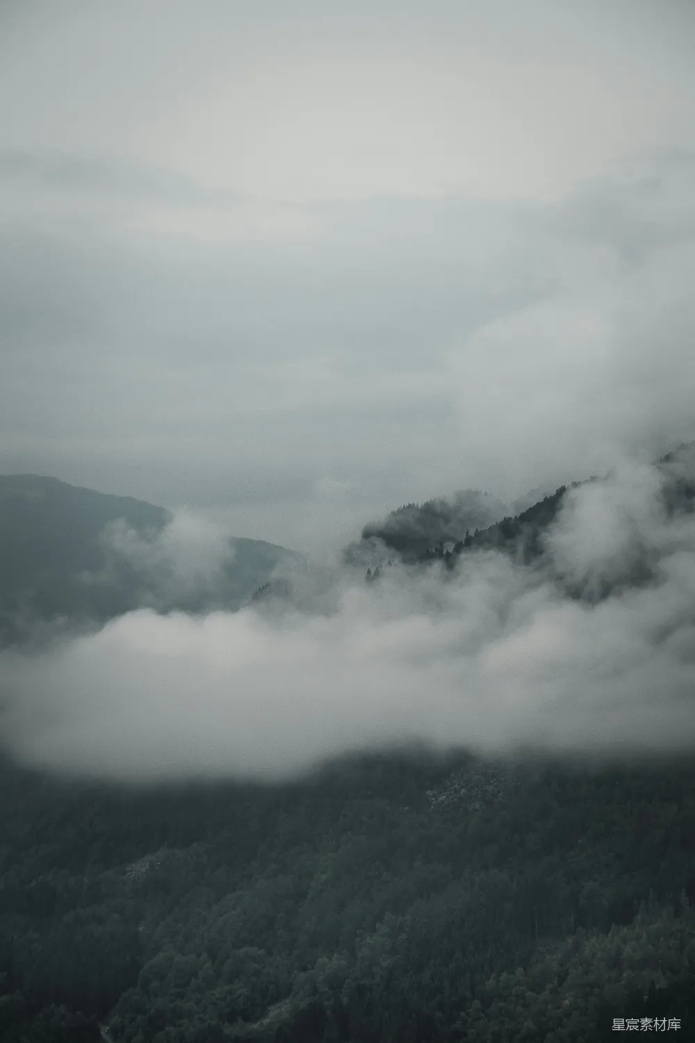高清摄影 山间云雾的风景照片