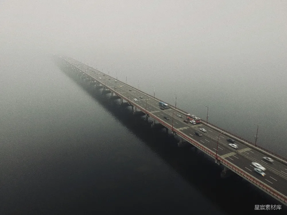 高清摄影 一段跨越大水域的长桥
