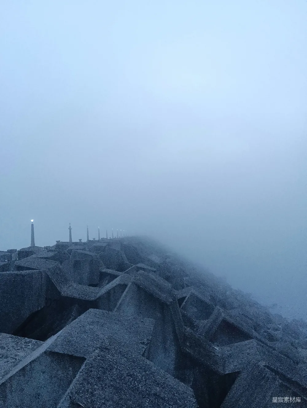 高清摄影 山顶上的雾天