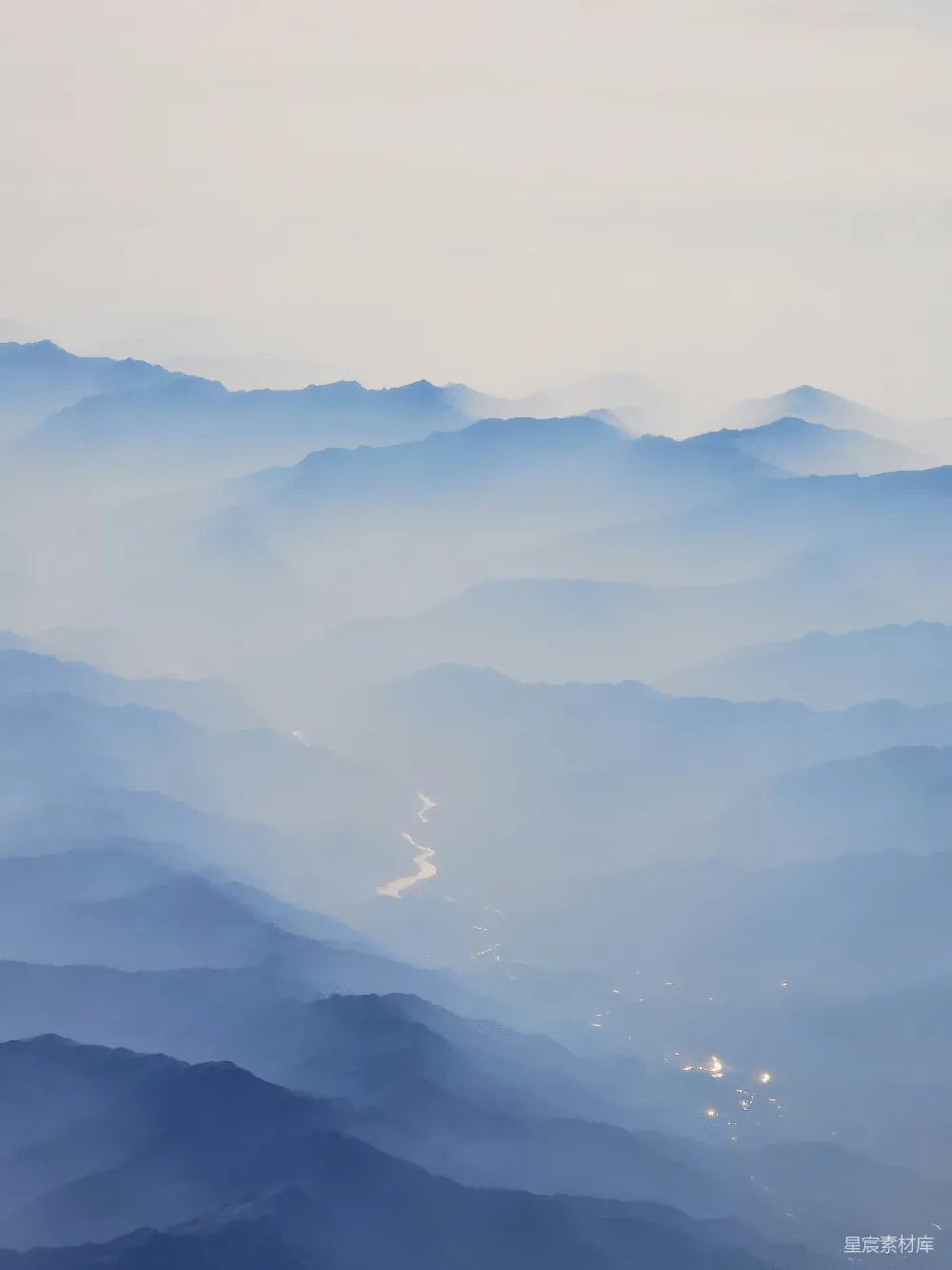 高清摄影 飞机上看去的山脉全景