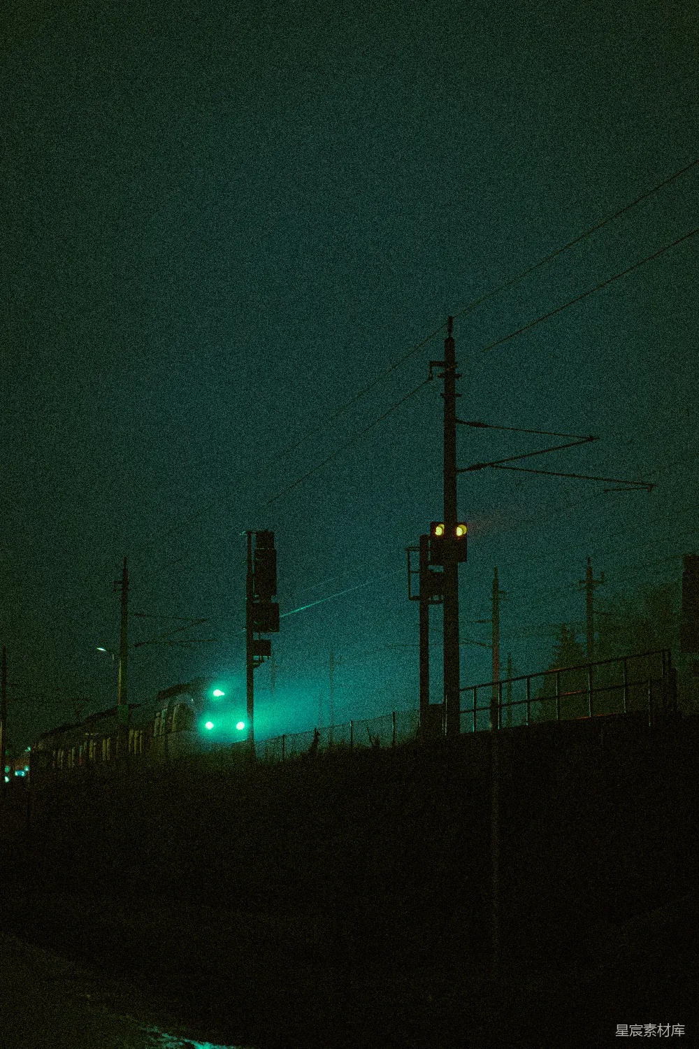 高清摄影 夜晚电杆的轮廓