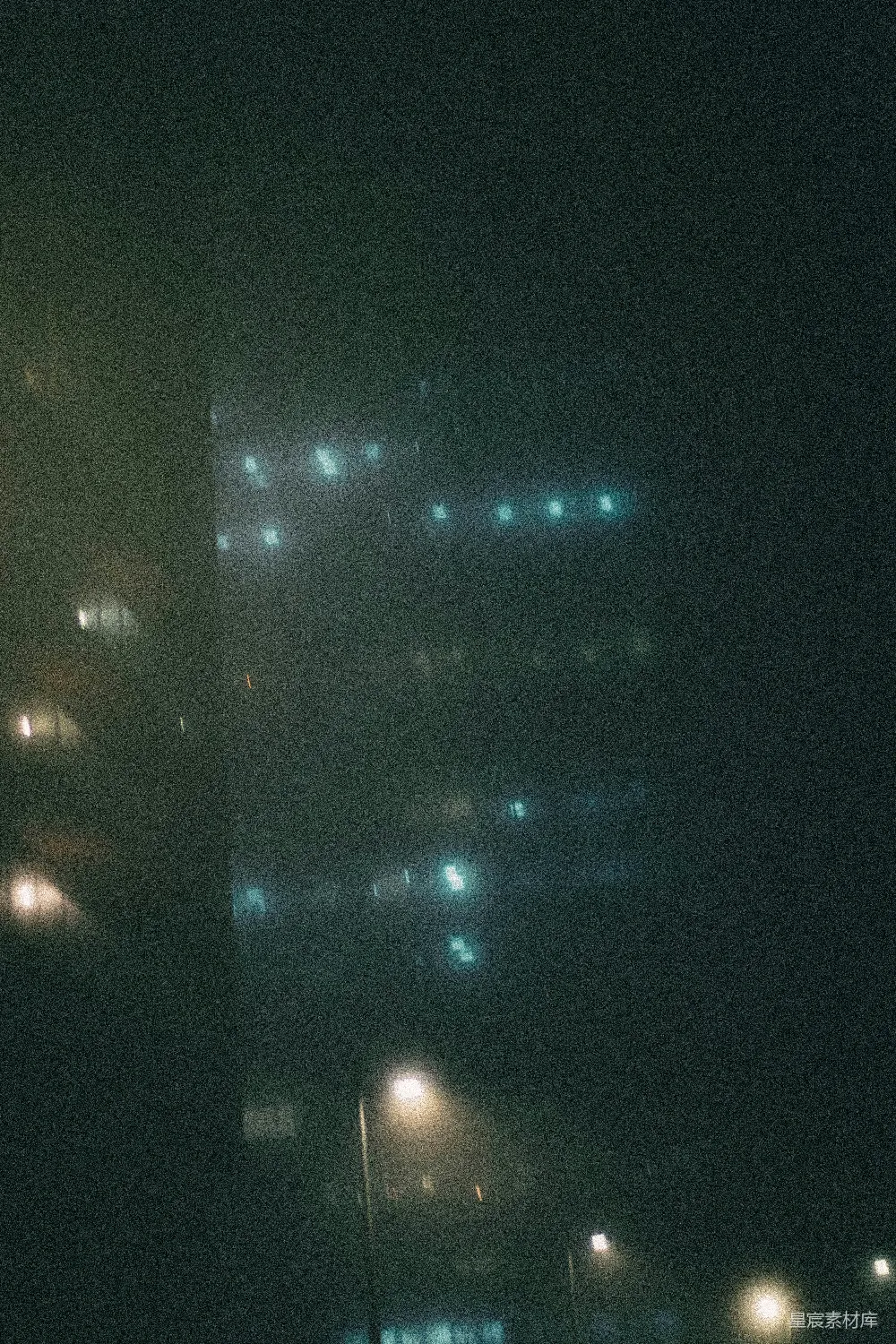 高清摄影 夜晚城市街道的一张模糊照片