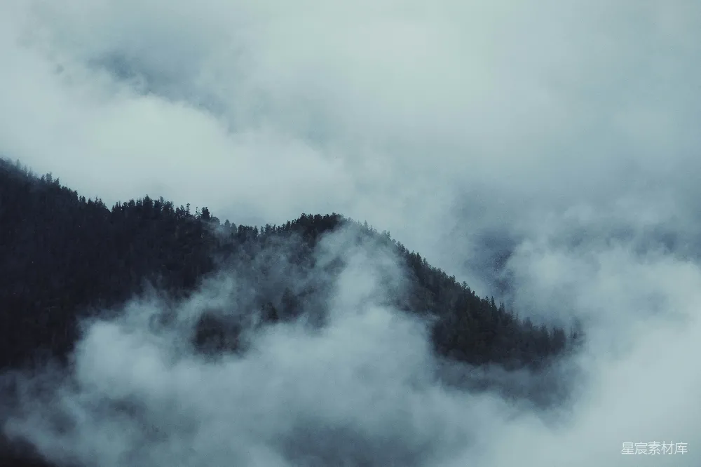 高清摄影 云雾缭绕的山峦