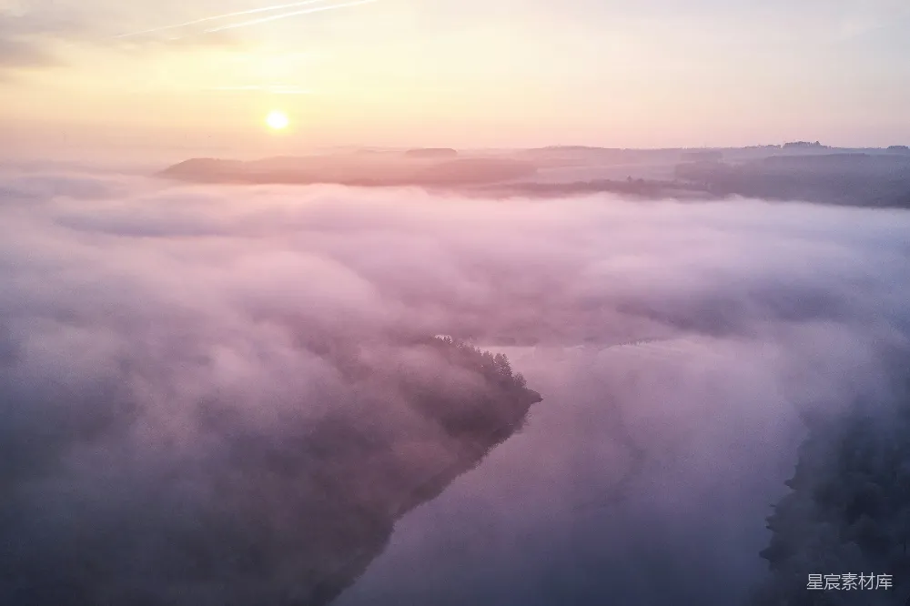 高清摄影 夕阳下的云和山峦