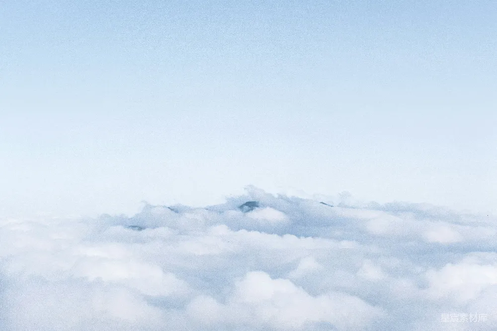 高清摄影 天空中一组正在飞行的飞机队列
