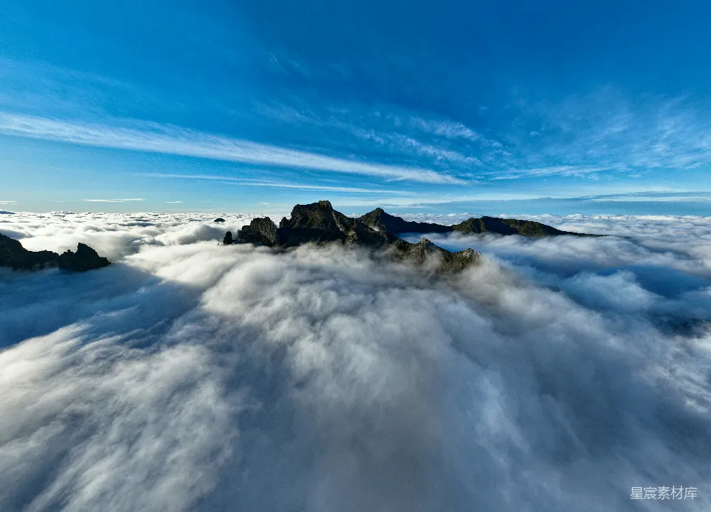 高清摄影 云雾中的山景
