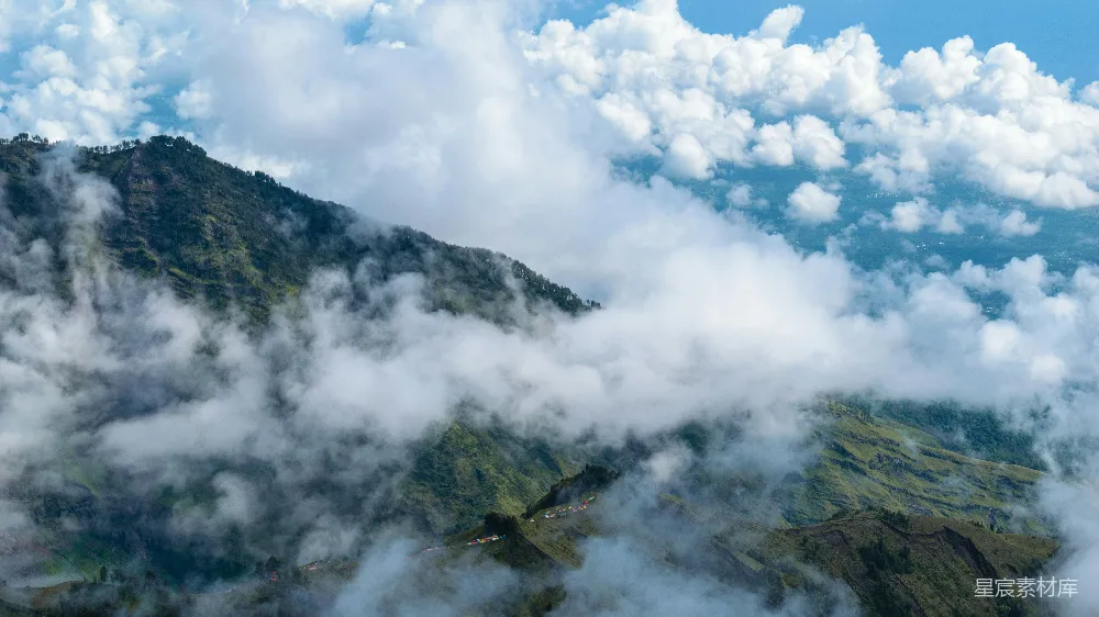 高清摄影 云遮雾罩的山景