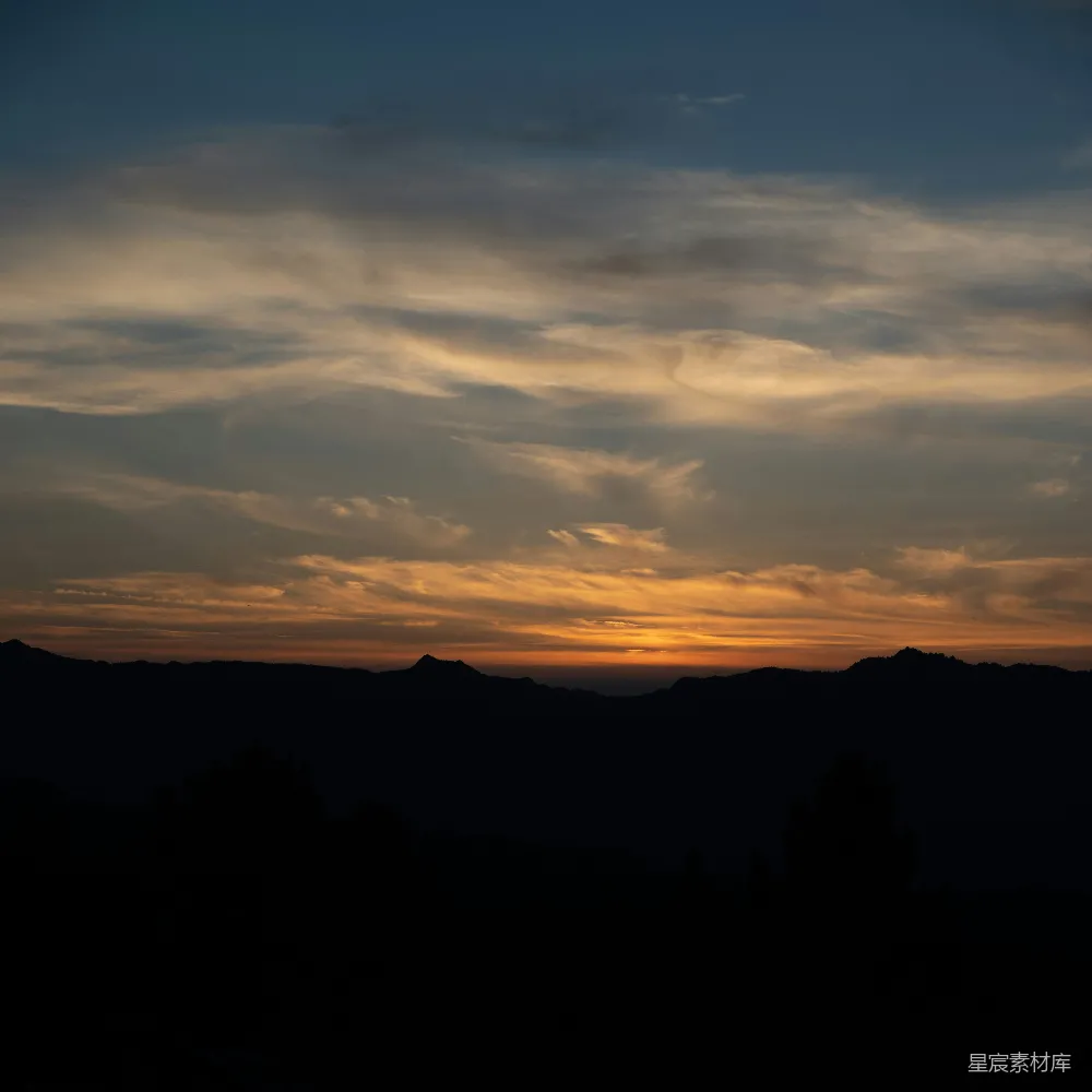 高清摄影 群山之上夕阳西下
