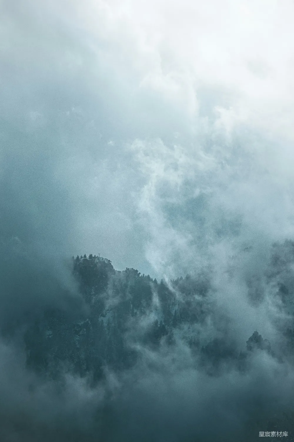 高清摄影 云雾中的山景