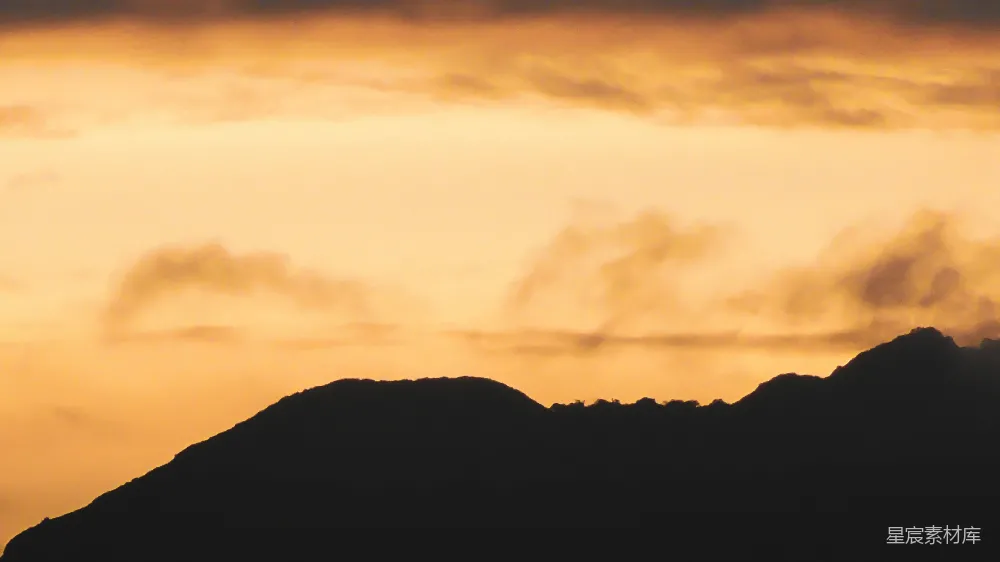 高清摄影 夕阳下的山影