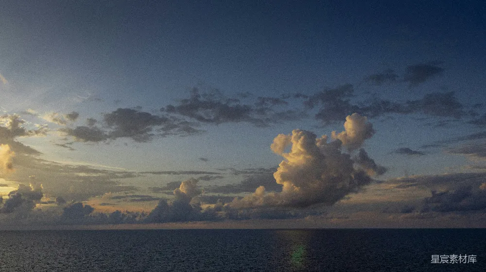 高清摄影 夕阳下的海洋波澜