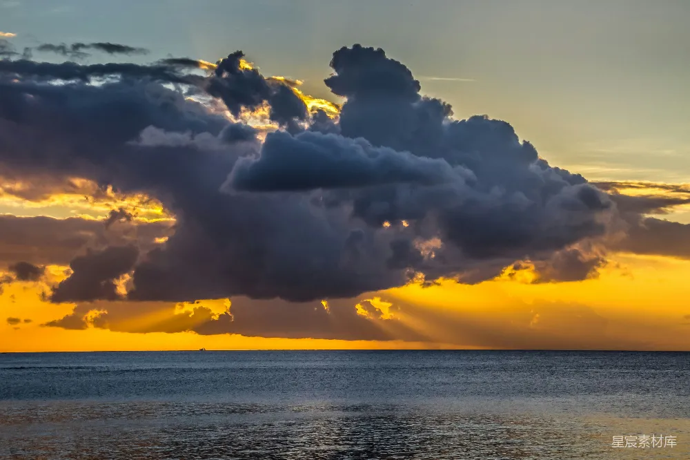 高清摄影 夕阳下的白色云海