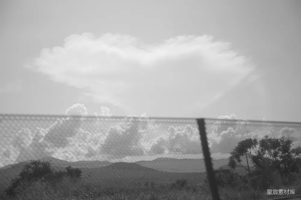 高清摄影 天空中滚动山丘上的云朵