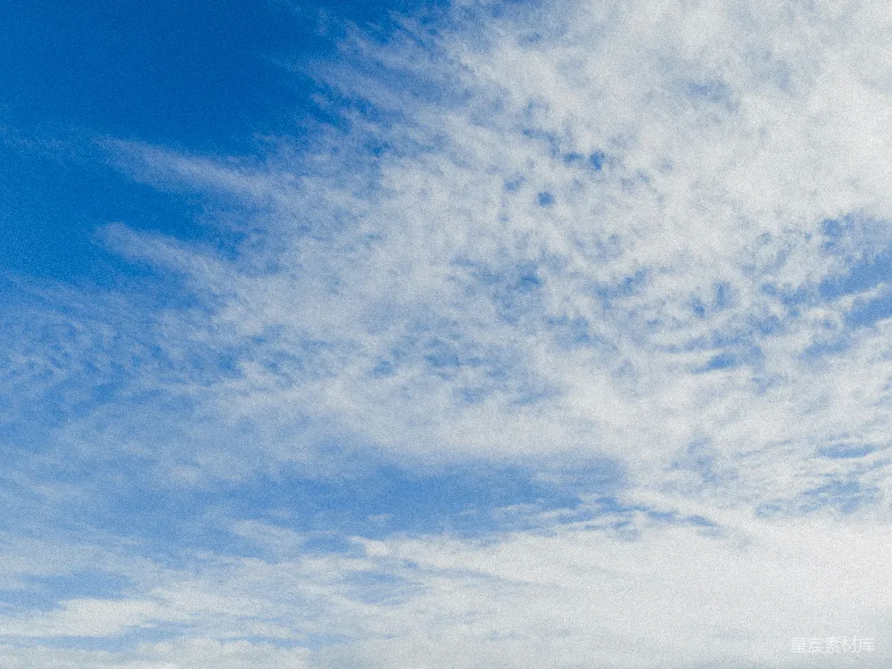 高清摄影 飘渺的白云在蔚蓝的天空中漂浮