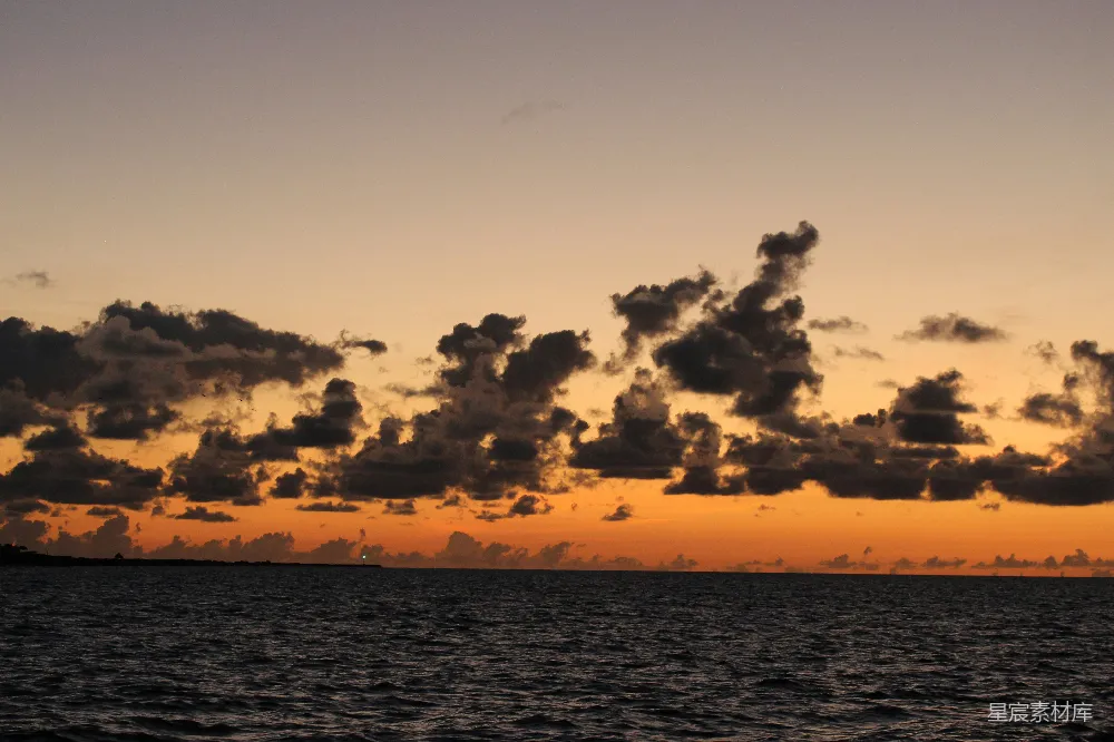 高清摄影 夕阳下的惊涛骇浪