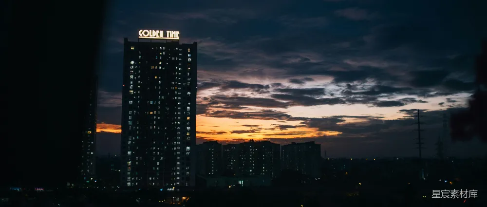 高清摄影 一座高耸的城市中的建筑物
