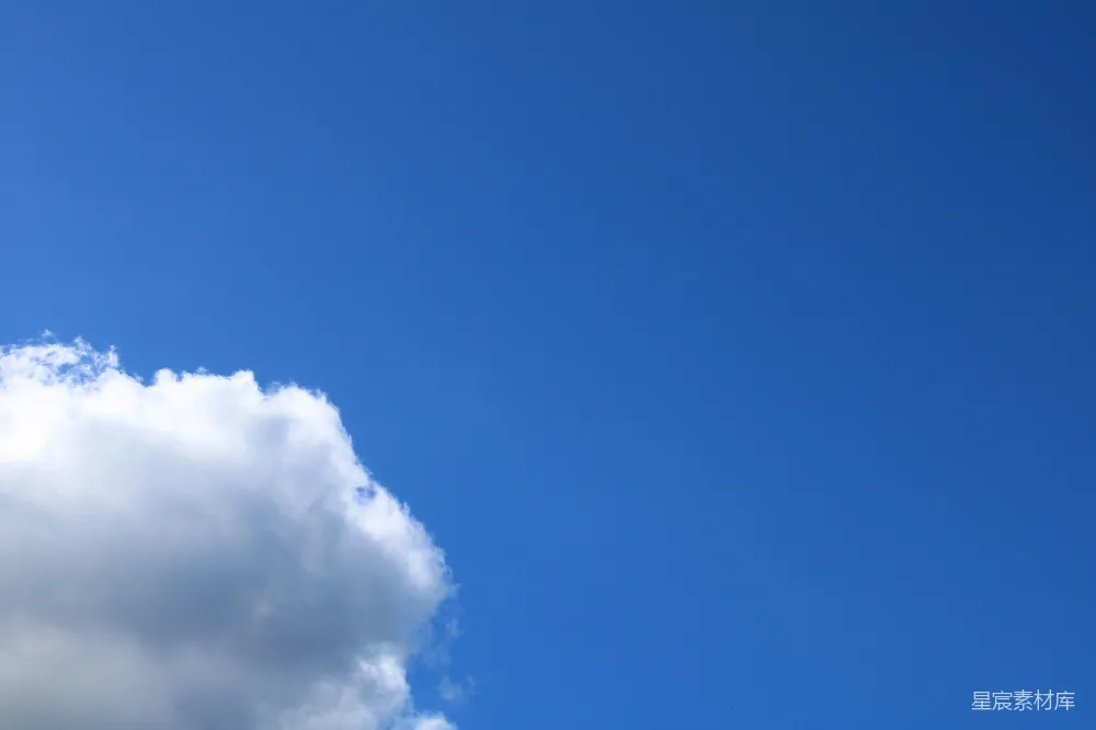 高清摄影 高空飞行的飞机与一片云朵