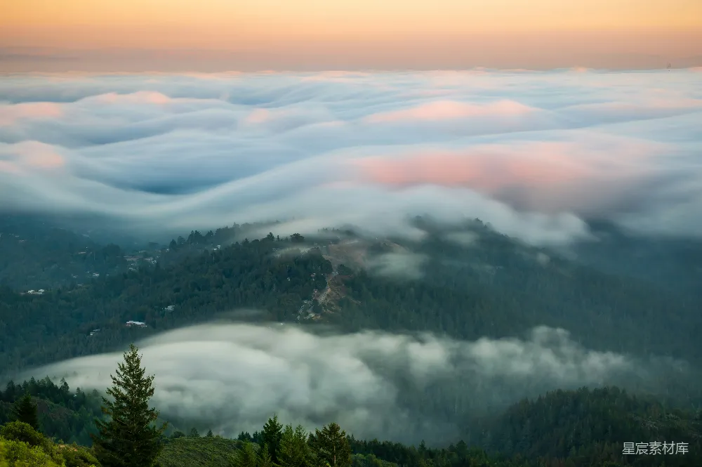 高清摄影 云雾中的山景