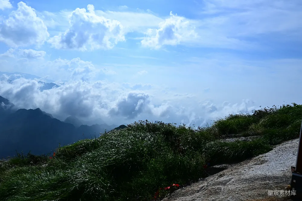 高清摄影 山间草路云蒸霞蔚