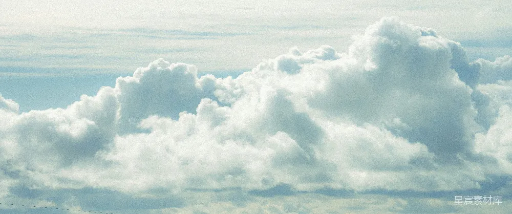 高清摄影 fluffy白云漂浮在浅蓝的天空中