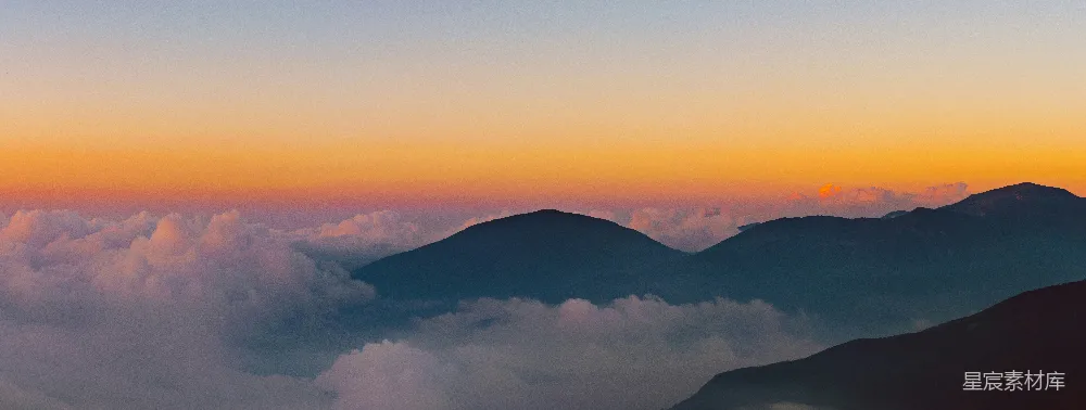 高清摄影 前景中有山脉的景象