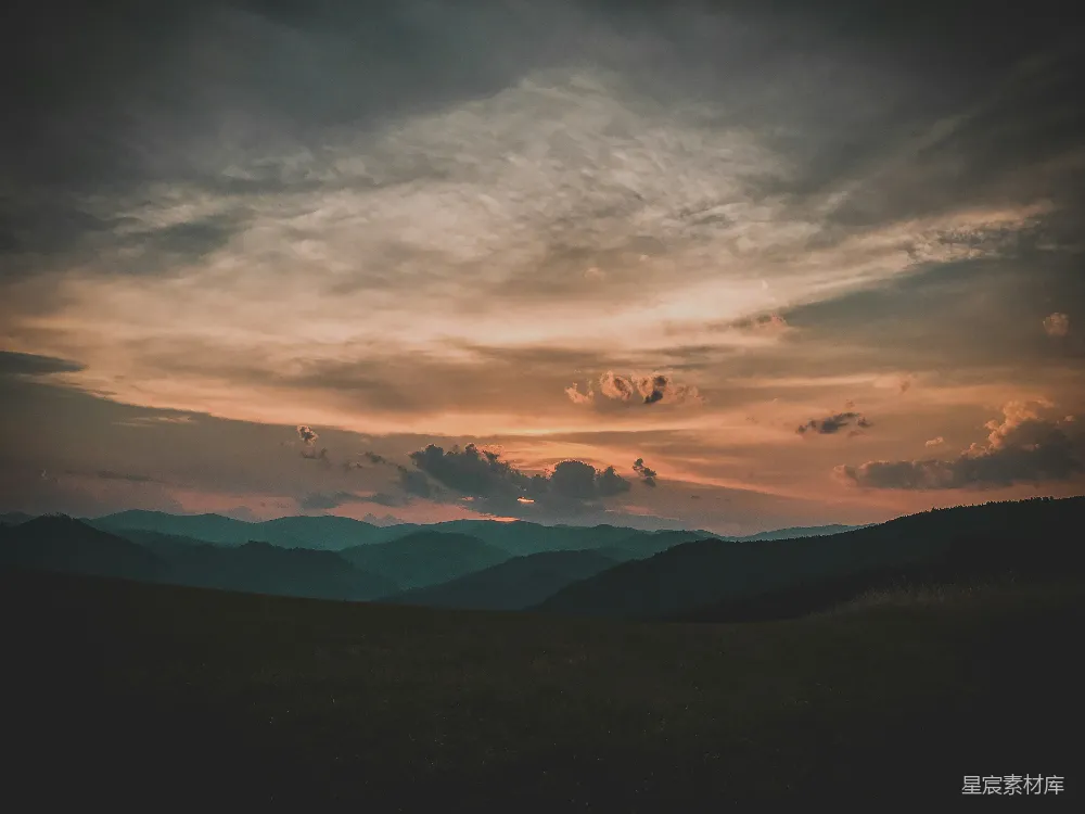 高清摄影 日落时分的山坡风景