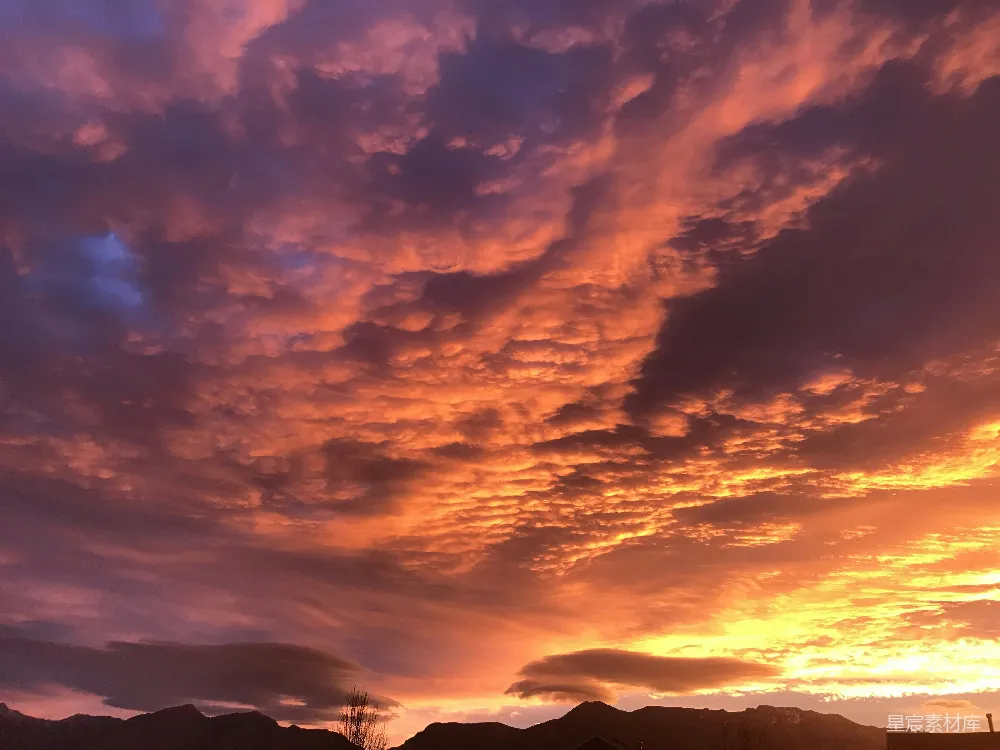高清摄影 夕阳时的天空如云一般。