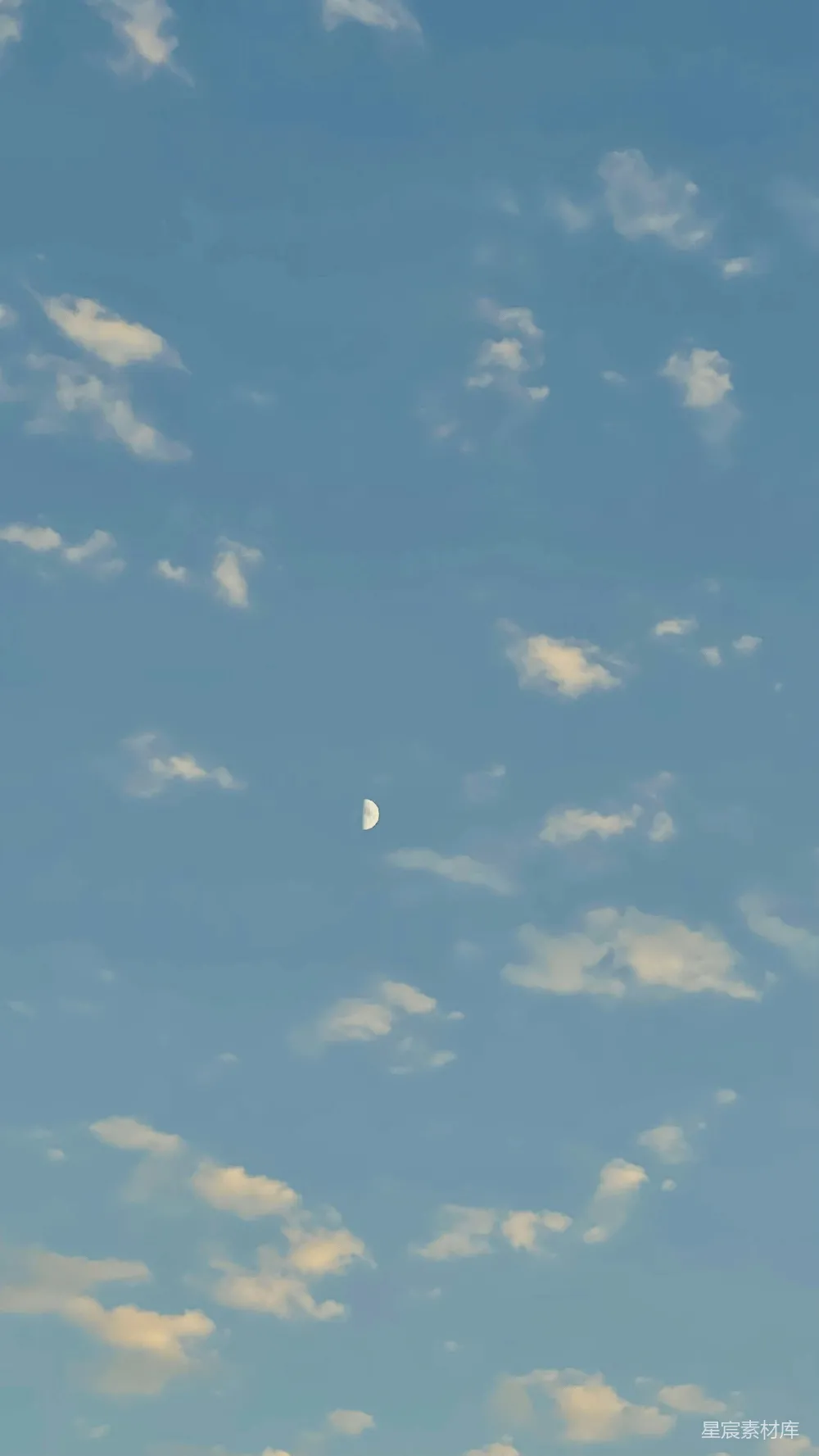 高清摄影 蓝天白云明月
