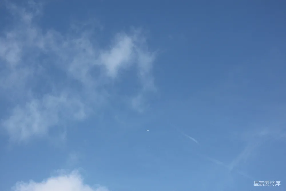 高清摄影 风筝在天空中高飞。