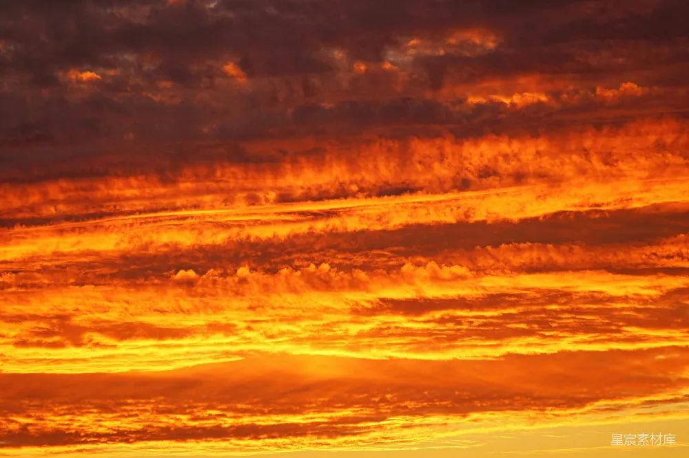 高清摄影 夕阳下的云和天空