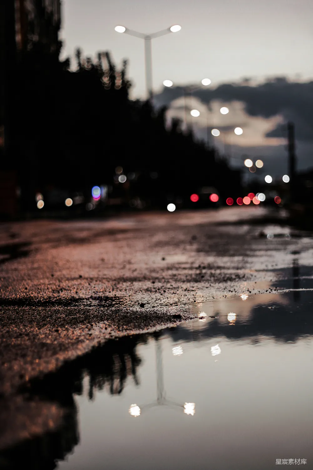 高清摄影 夜间地面上的水滴