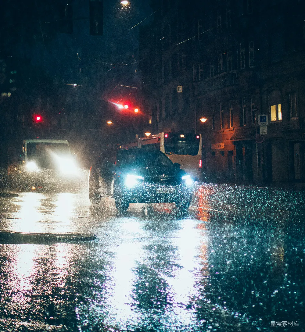 高清摄影 夜间路面上的水滴