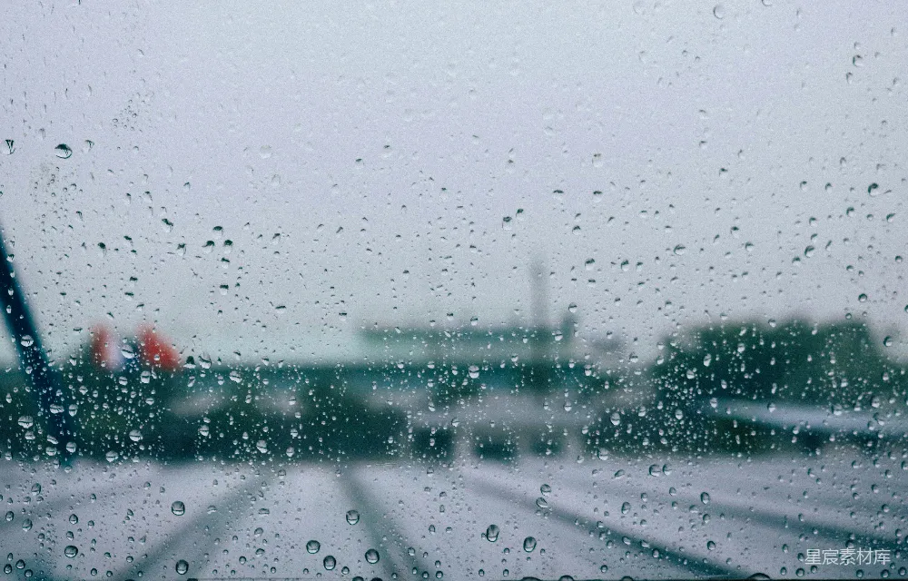高清摄影 玻璃面板上的水珠