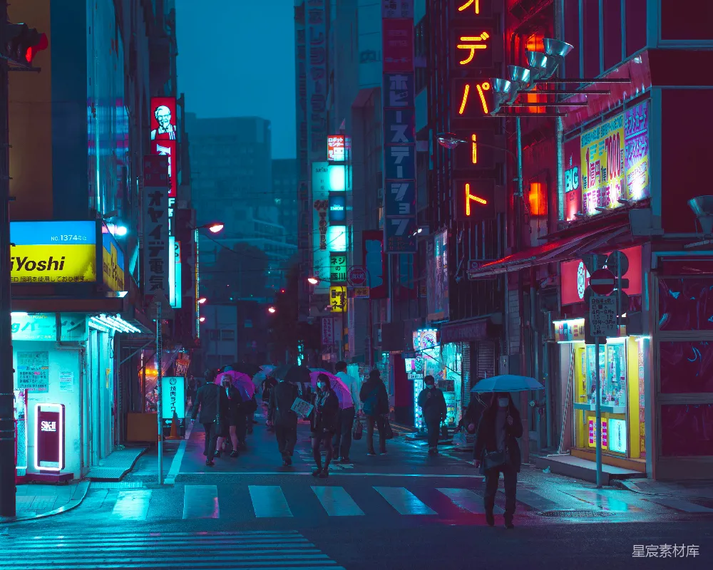 高清摄影 夜间行人走在人行道上
