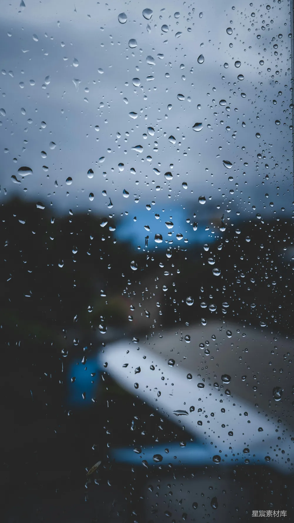 高清摄影 窗户上的雨滴