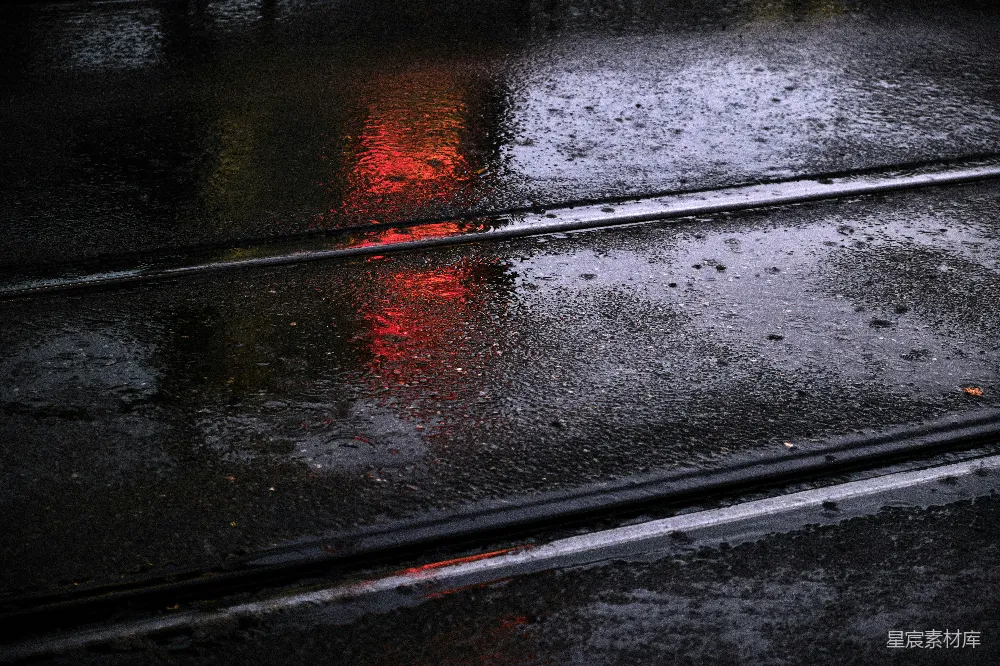 高清摄影 白天的黑白公路